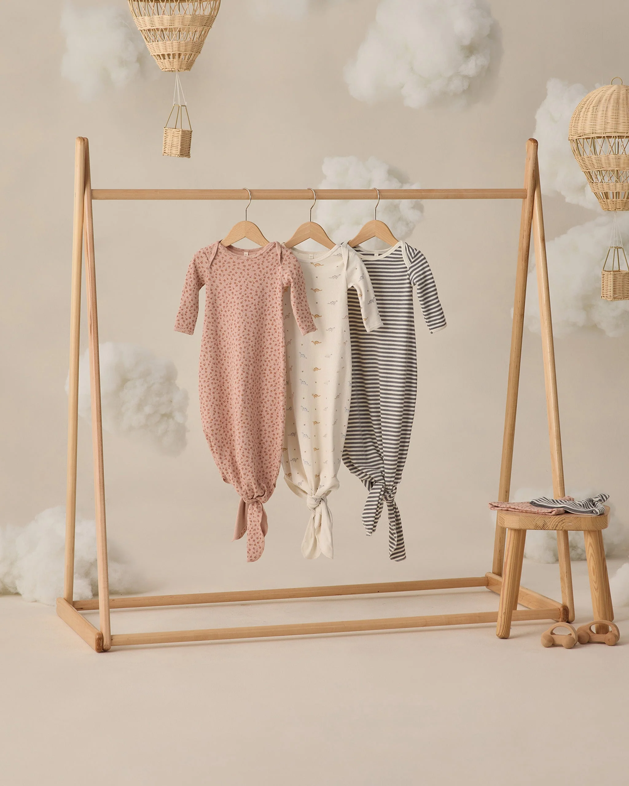 Knotted Baby Gown + Hat Set Dinos - Image 5