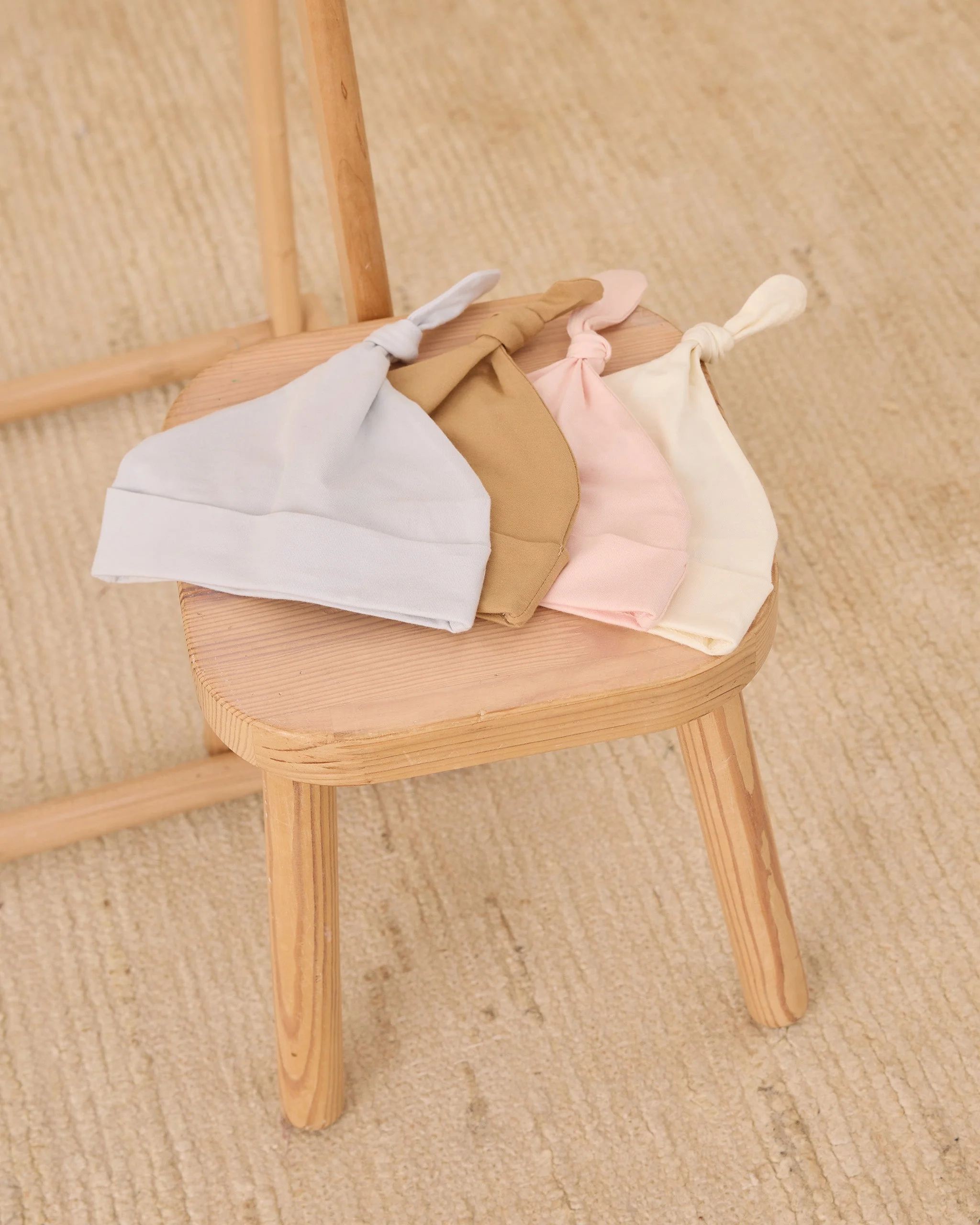 Knotted Baby Hat || Honey - Image 5