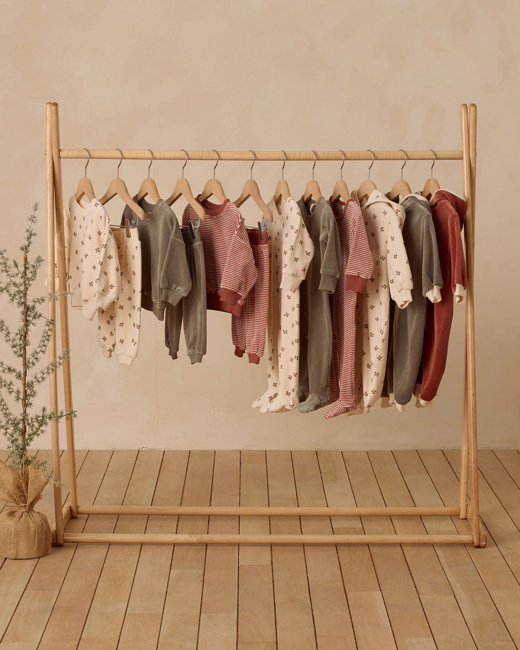 Velour Relaxed Sweatpant || Holly Berry - Image 6